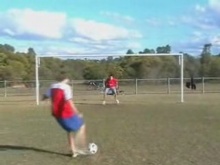 foot-poteau,puis balle dans la gueule