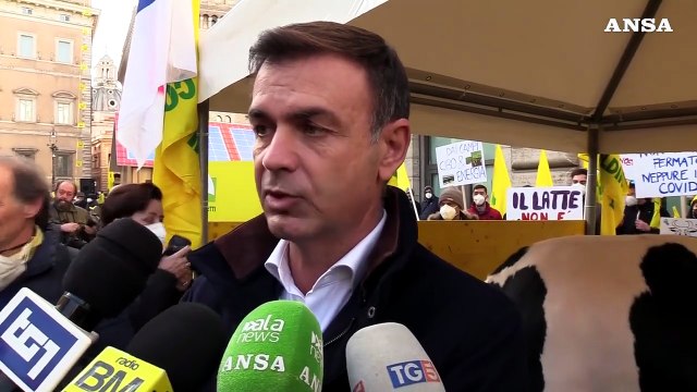 Flash-mob Coldiretti a Roma contro gli aumenti dei costi di produzione