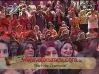 Engin Nurşani Saçlarını Öremedim www.eforumcu.com