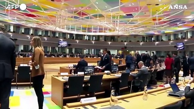 L'Ue spaccata sul petrolio russo, si' alla difesa comune