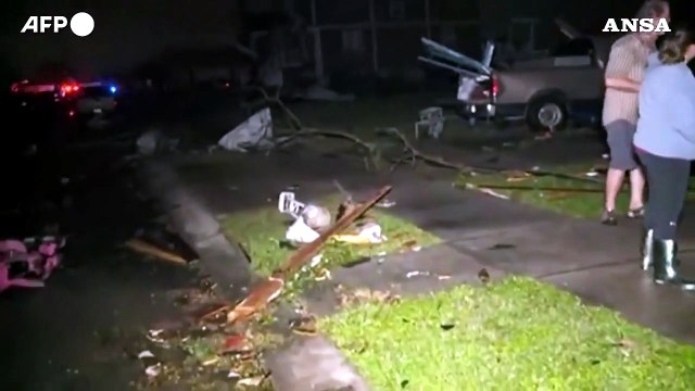 Tornado colpisce New Orleans, black out e case distrutte