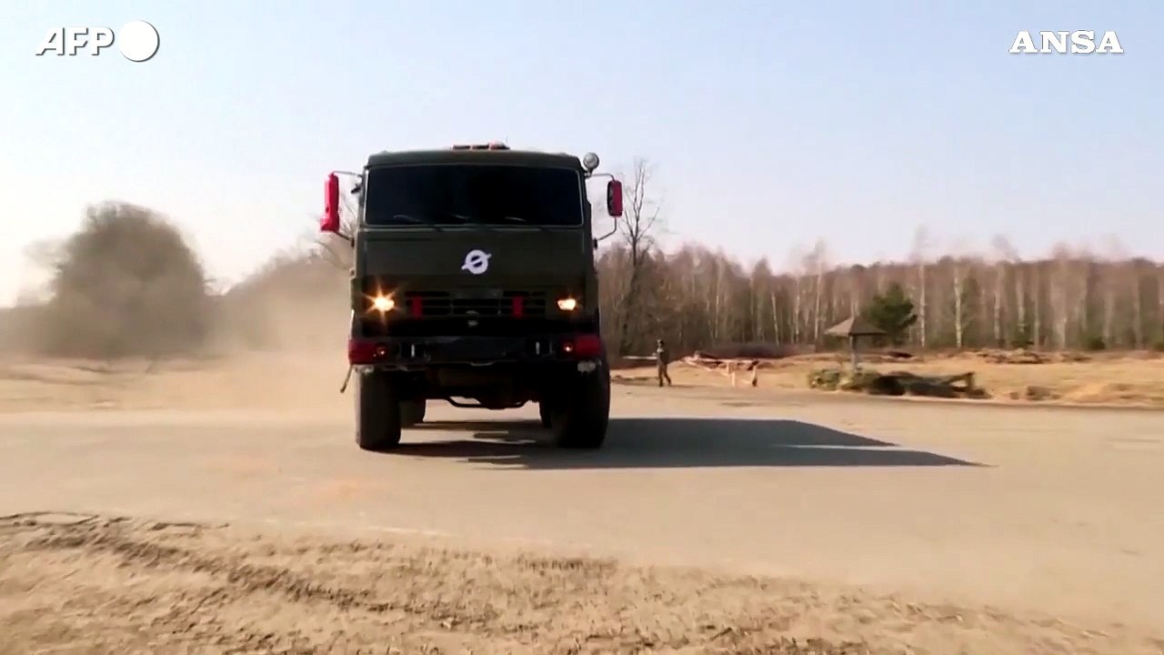Ucraina, posto di blocco dei militari russi nella citta' Chernihiv
