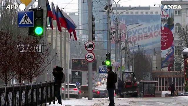 Mosca cambia strategia e punta al Donbass