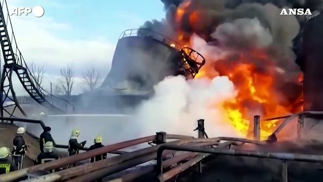 Domato l'incendio nel deposito di carburante a Lutsk