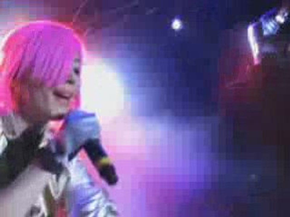 Hande Yener Okan Üniversitesi Nasıl Delirdim? Canlı