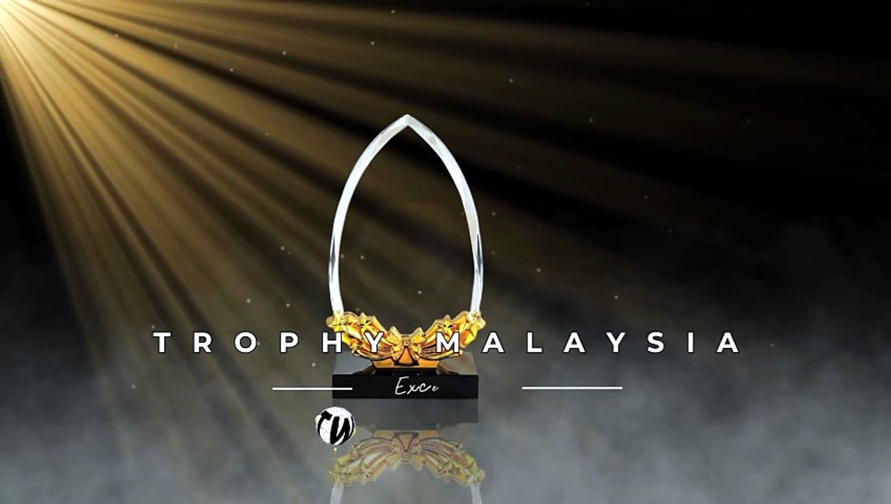 Golden Elegant Crystal Plaques at Trophy-World Malaysia | Custom Trophies & Plaques Supplier