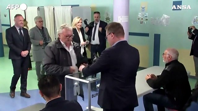 Francia, Marine Le Pen ha votato a Henin-Beaumont
