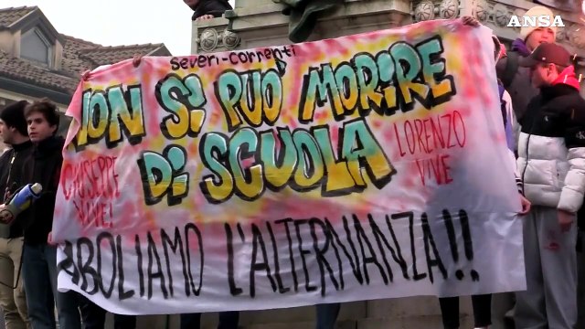 Scuola-lavoro, gli studenti a Milano: Confindustria e governo nostri nemici