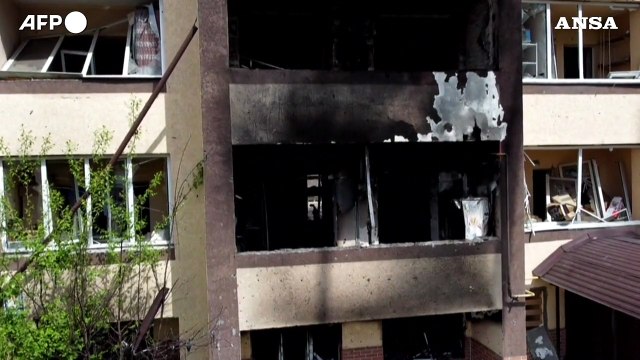Ucraina, desolazione e distruzione a Irpin: le immagini dei droni