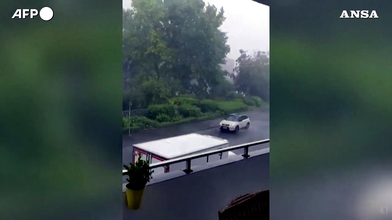 Germania, un tornado si abbatte sulla citta' di Paderborn: piu' di 30 feriti