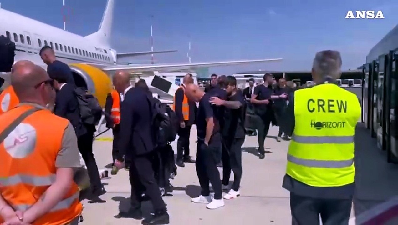 Conference League, la Roma sale sull'aereo per Tirana