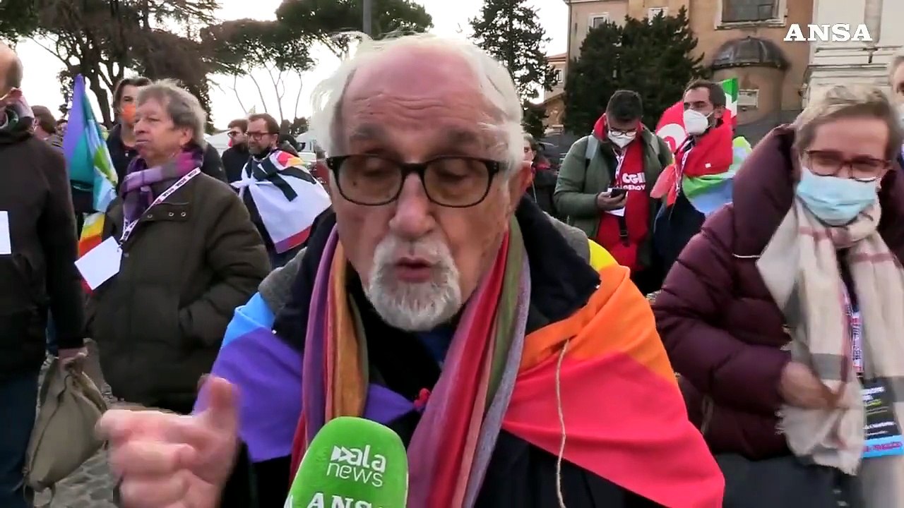 Ucraina, Padre Zanotelli: "Non ci si fida della politica, dei vescovi si'"