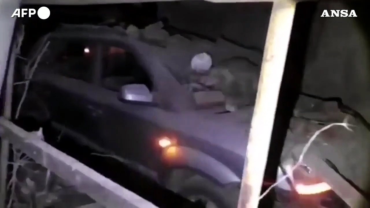 Ucraina, attacco nella notte a Sumy: i soccorsi fra le macerie