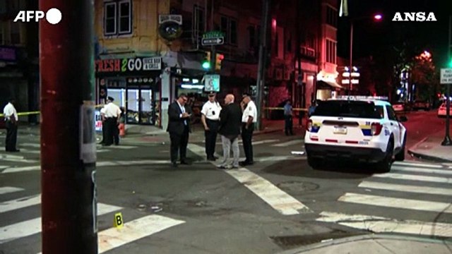 Stati Uniti, altra sparatoria: 3 morti e 11 feriti a Filadelfia
