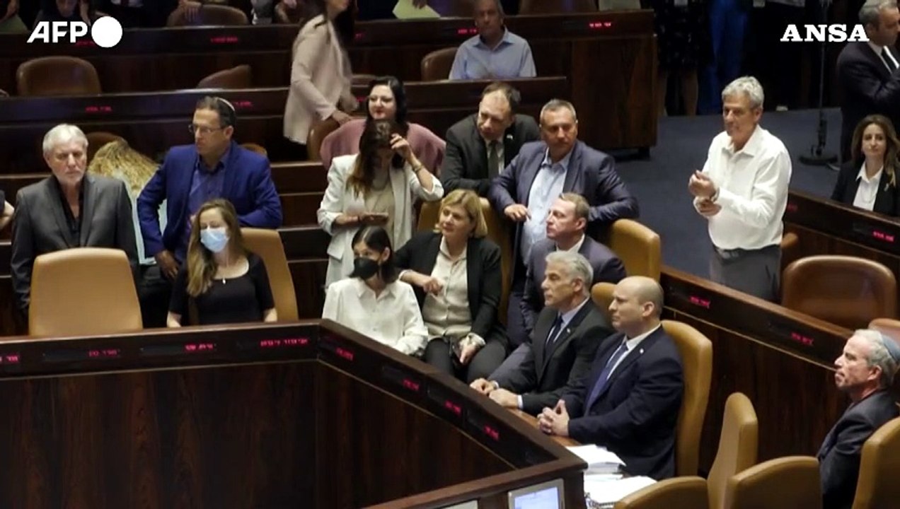 Israele, Bennett e Lapid all'annuncio dello scioglimento del Parlamento