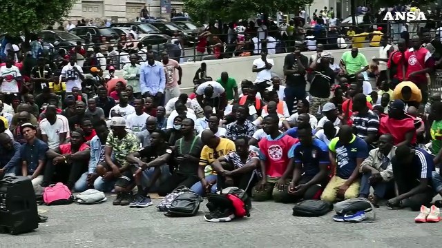 Migranti, in 4mila a Napoli per rispetto diritti e rilascio permessi di soggiorno