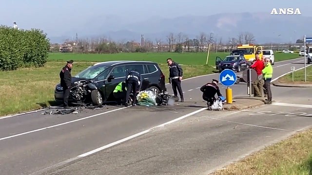 Ragazza 18enne in moto muore in un incidente con un auto nel Milanese