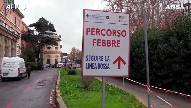 La curva dei casi Covid rallenta, ancora su i decessi e i ricoveri