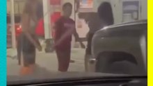 Dos mujeres son captadas de las greñas por el amor de un hombre