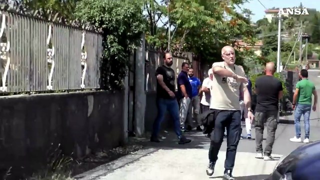 Bimba uccisa nel Catanese, la mamma portata via dai carabinieri in borghese