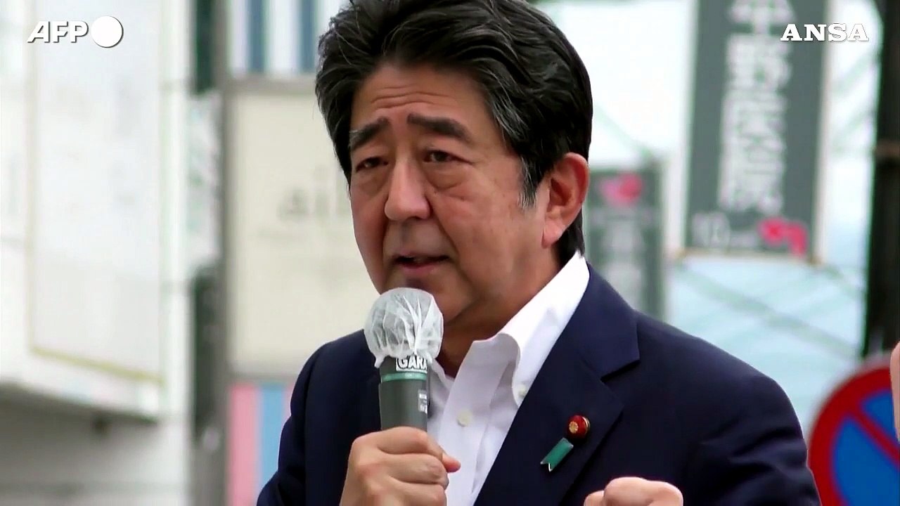 Muore per un attentato l'ex premier giapponese Shinzo Abe