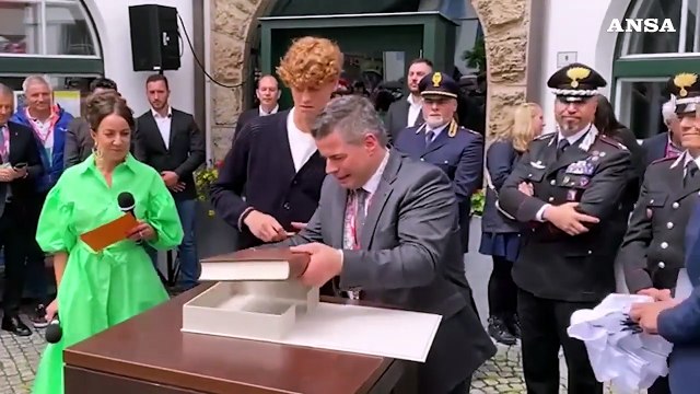 Sinner a Sesto, bagno di folla per la firma della cittadinanza onoraria