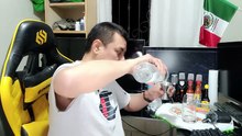 el show de shialeweb en la oficina entre botanas y bebidas platicando anecdotas y temas random