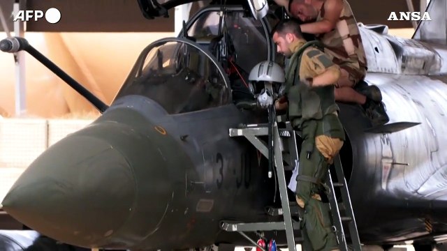 Niger: l'arrivo dei militari francesi impegnati nell' 'Operazione Barkhane', a caccia di terroristi islamici nel Sahel