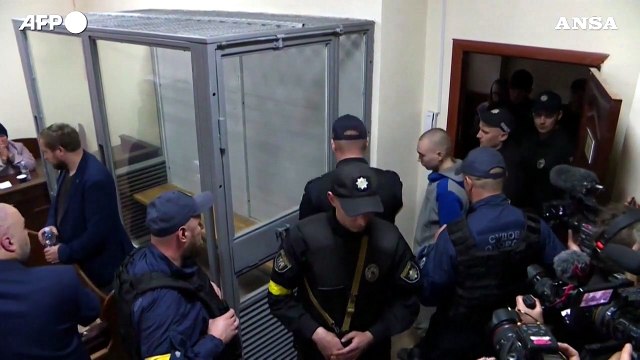 Ucraina, Kiev: soldato russo si dichiara colpevole di crimini di guerra