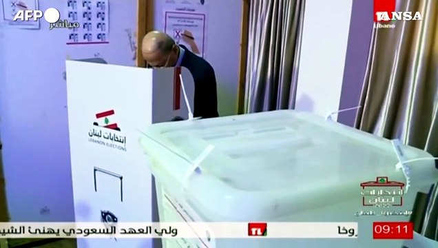 Libano, il presidente Aoun vota nella roccaforte di Hezbollah