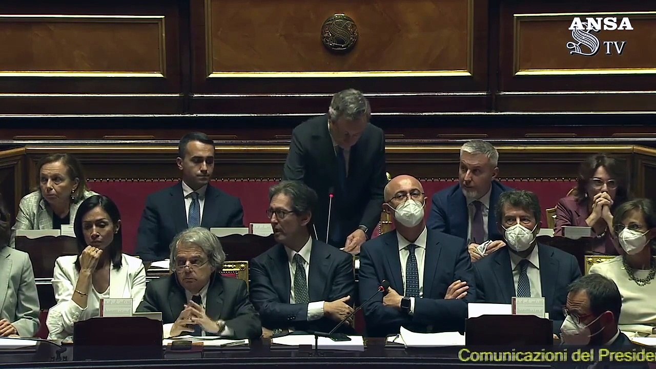 Governo, Draghi: "Si voti la fiducia sulla risoluzione Casini"