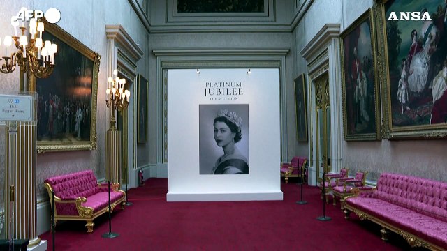 Londra, Buckingham Palace riapre ai visitatori con una mostra sulla regina Elisabetta