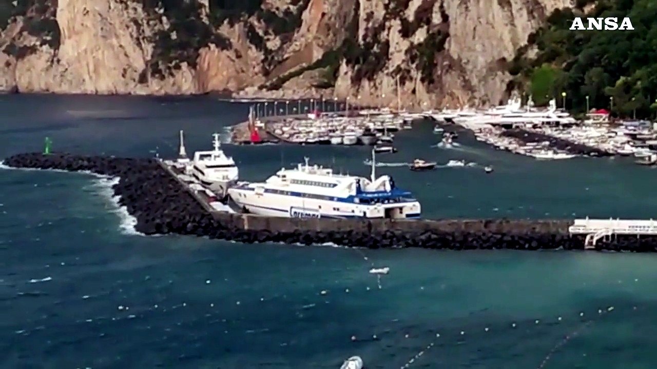 Tempesta a Capri, paura per traghetto ma nessun ferito