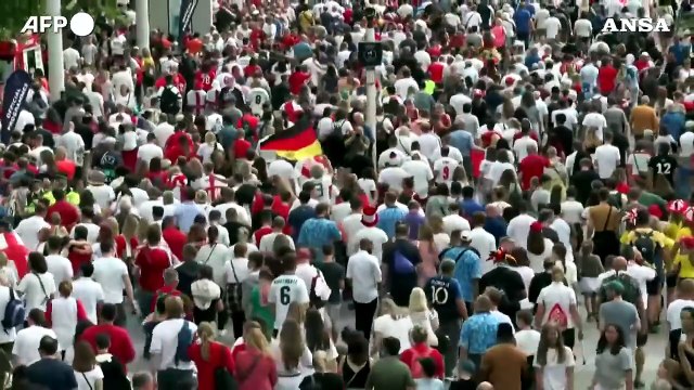 Europei di calcio femminili, fiumana di tifosi al Wembley Stadium per la finale