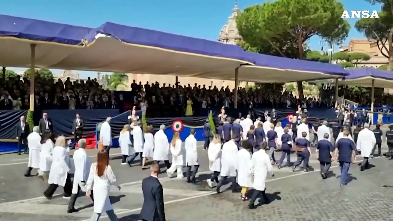 2 giugno, orgoglio camici bianchi: "Emozione forte"