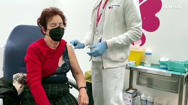 Il 72% degli over60 e dei soggetti fragili ancora scopertila quarta dose vaccino