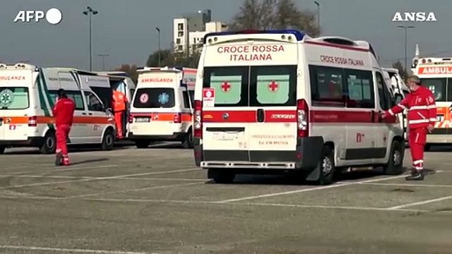 Crollo ricoveri ma curva casi Covid frena la discesa