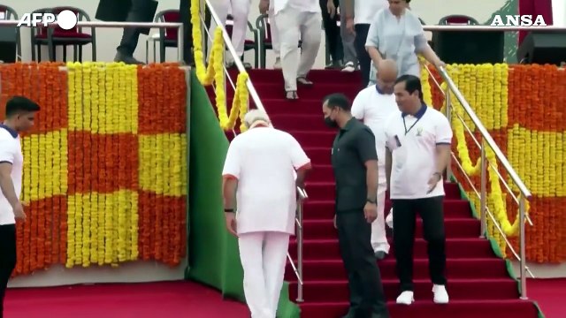 Il primo ministro indiano Modi partecipa alla giornata internazionale dello yoga