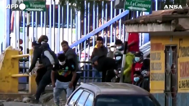 Peru', un morto e 38 feriti nelle proteste di ieri contro la presidente Boluarte