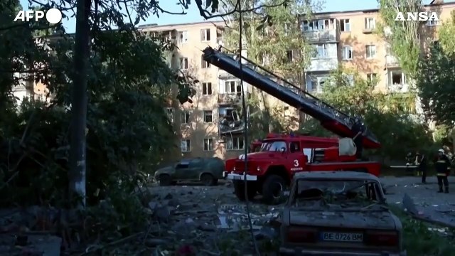 Ucraina, missile russo colpisce un edificio a Mykolaiv: almeno cinque morti