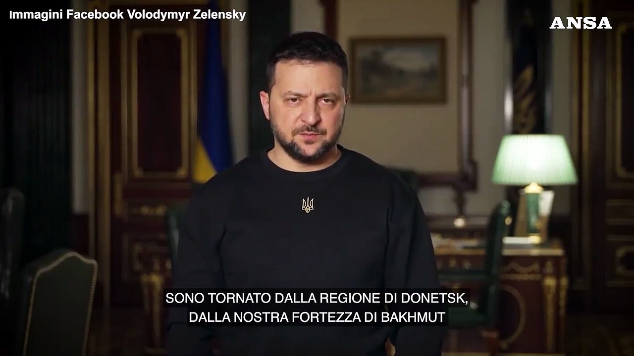 Zelensky: "Dolore, rovine e tombe sono il mondo russo"