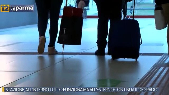 Stazione, All'interno Tutto Funziona, Ma All'esterno Continua Il Degrado