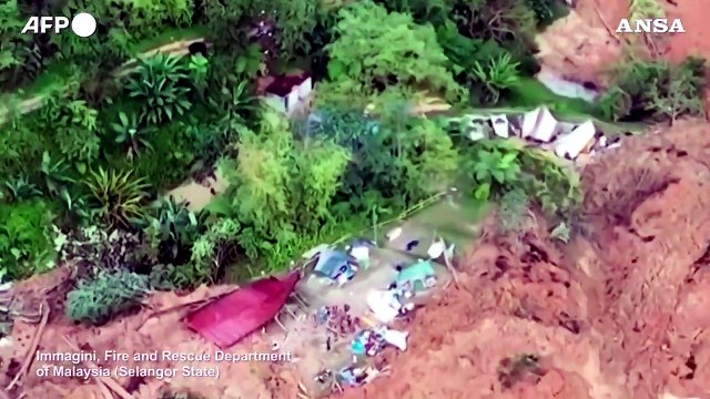 Malesia, frana su un campeggio: almeno 23 morti, fra cui 6 bambini