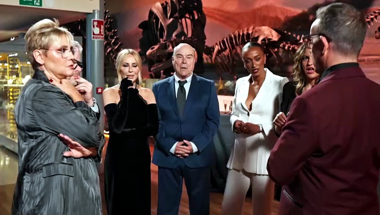 Una fiesta de muerte 1x01 - Muerte en el museo