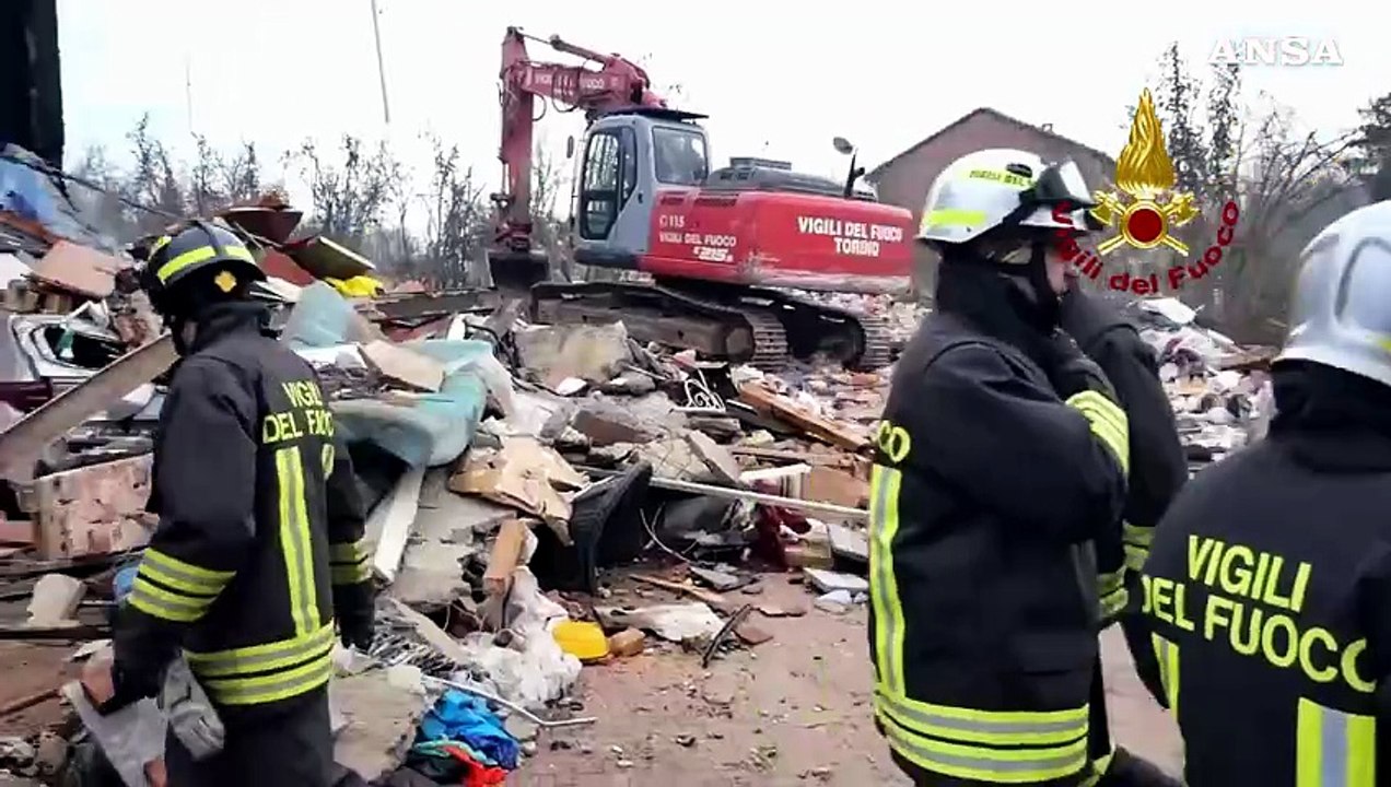 Asti, crolla abitazione a seguito di un'esplosione: probabile fuga di gas