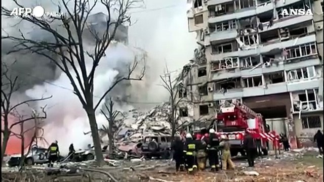 Ucraina, colpito condominio a Dnipro: almeno 5 morti