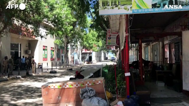 Somalia, esplosione e spari nel centro di Mogadiscio