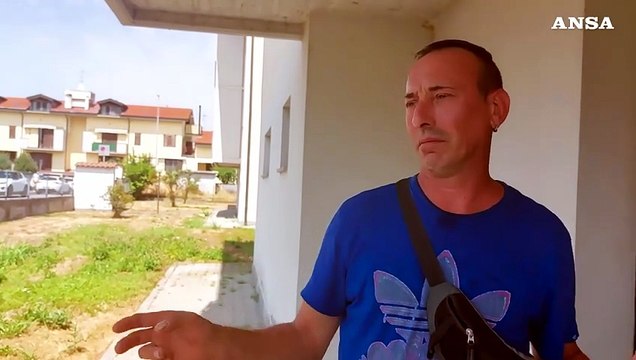 Trovato morto in casa con ferite alla gola, presunto omicidio nel Lodigiano