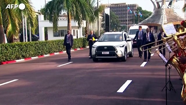 Papa in Congo, accolto a KInshasa dal presidente Tshisekedi