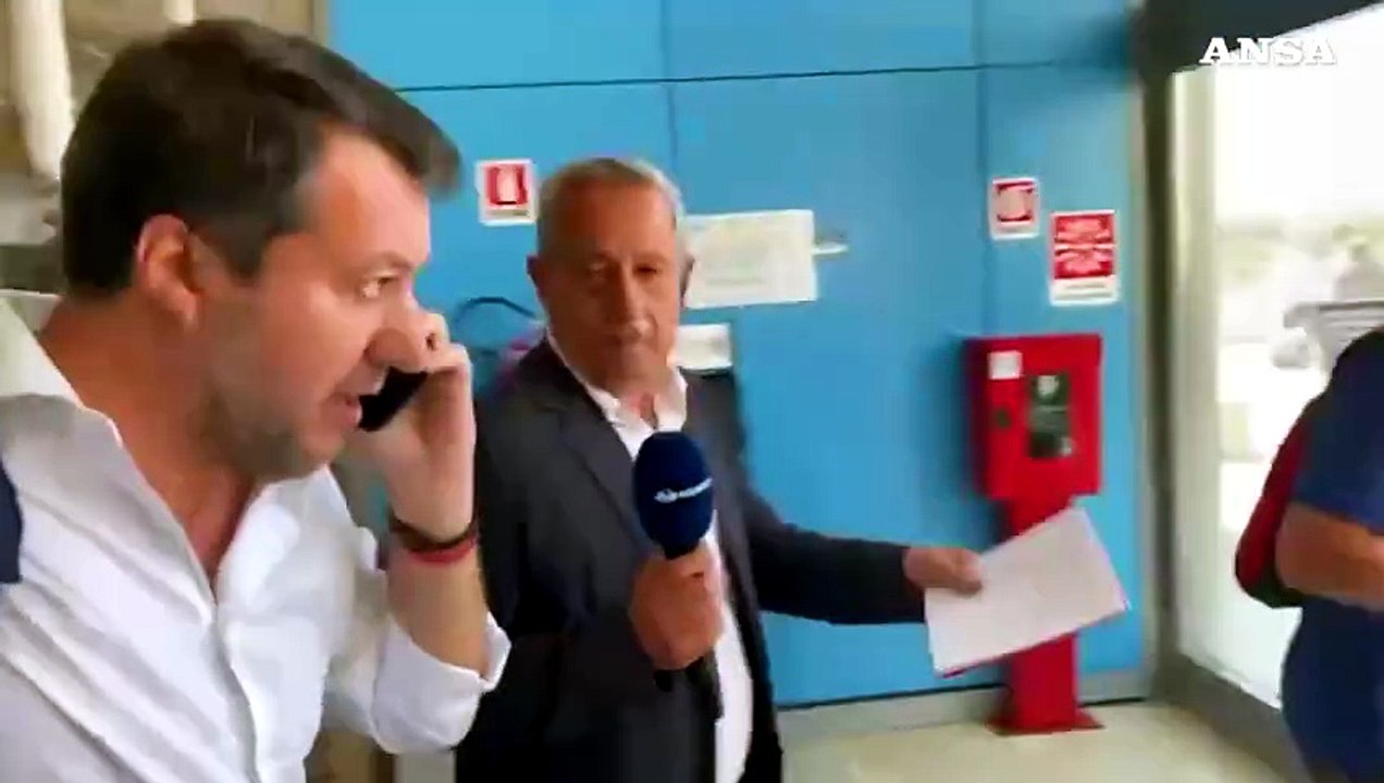 Migranti, Salvini arrivato a Lampedusa